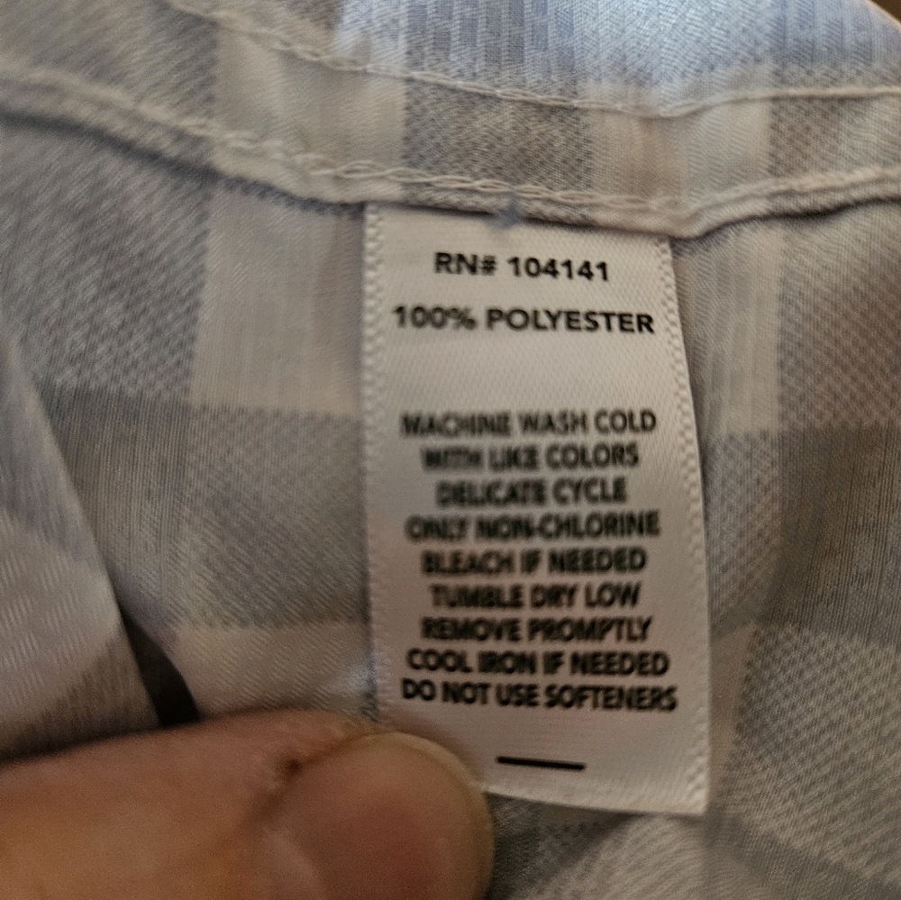 Mens Field and stream vented fishing shirt blue and white plais